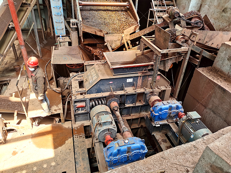 使用對輥破碎機時需要注意哪些方面？